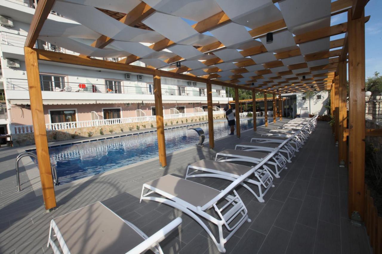 Hotel Riviera Borsh Eksteriør billede