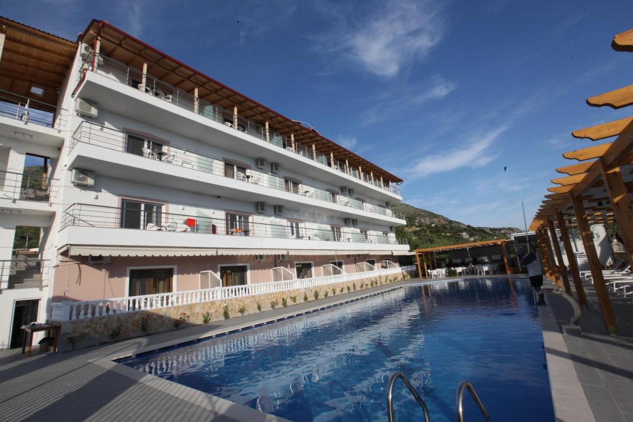 Hotel Riviera Borsh Eksteriør billede