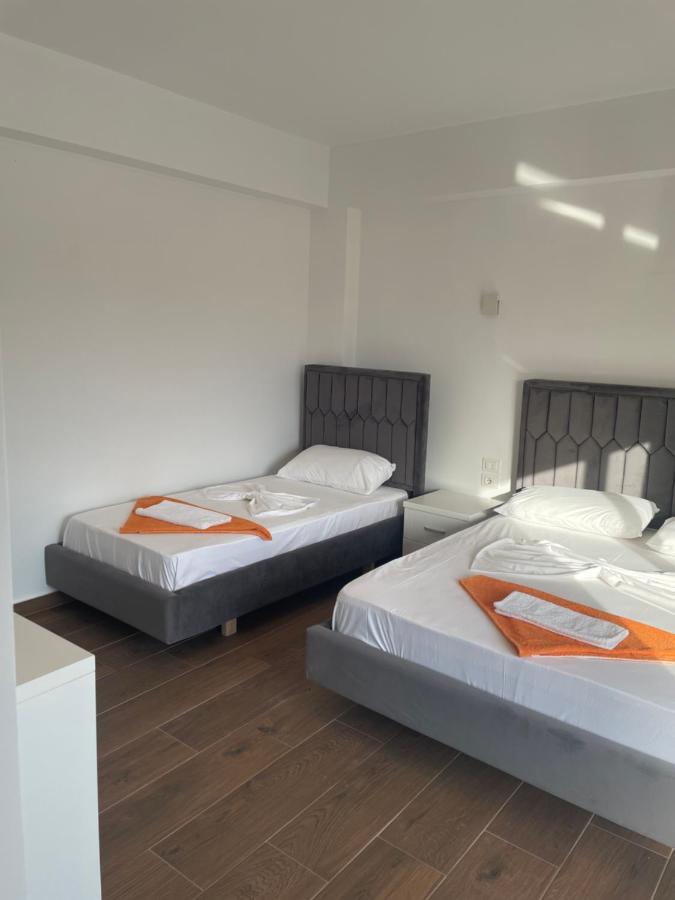 Hotel Riviera Borsh Eksteriør billede
