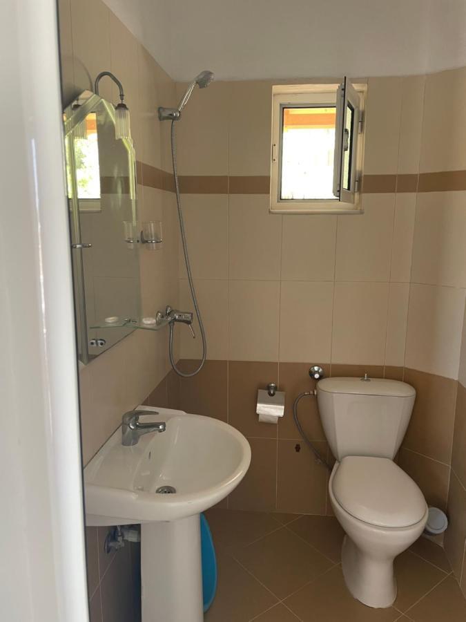 Hotel Riviera Borsh Eksteriør billede